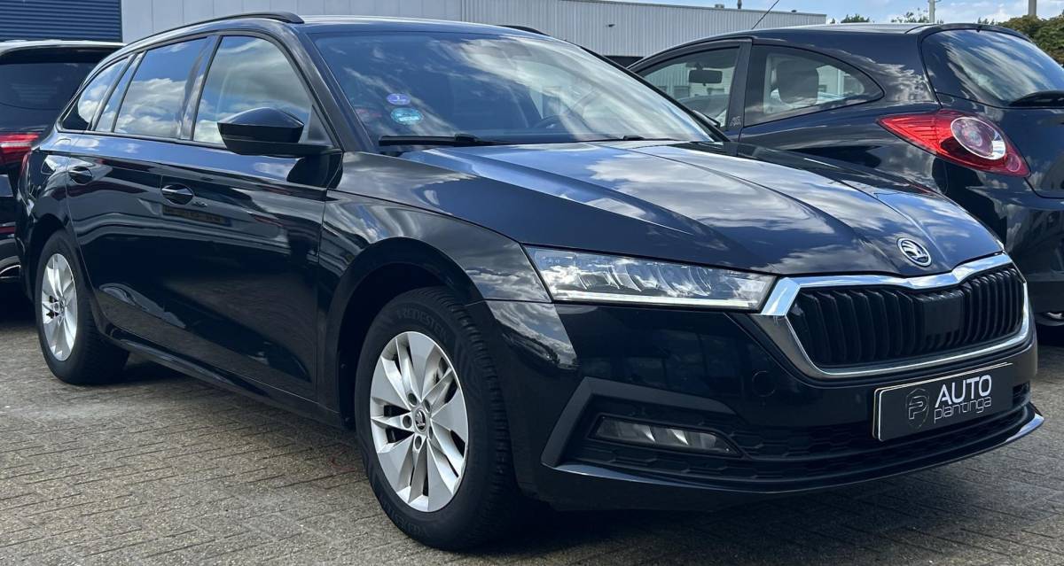 Škoda Octavia Skoda Octavia Combi 1.5 e-TSI Business Edition 150PK | NIEUW MODEL | NL AUTO | AUTOMAAT | Digital Cockpit | Trekhaak | Elektrische Achterklep | Dodehoek Detectie | Parkeersensoren Voor en Achter | Sfeer Verlichting | LED | Carplay | 2 Sleutels | NAP | Climate control |