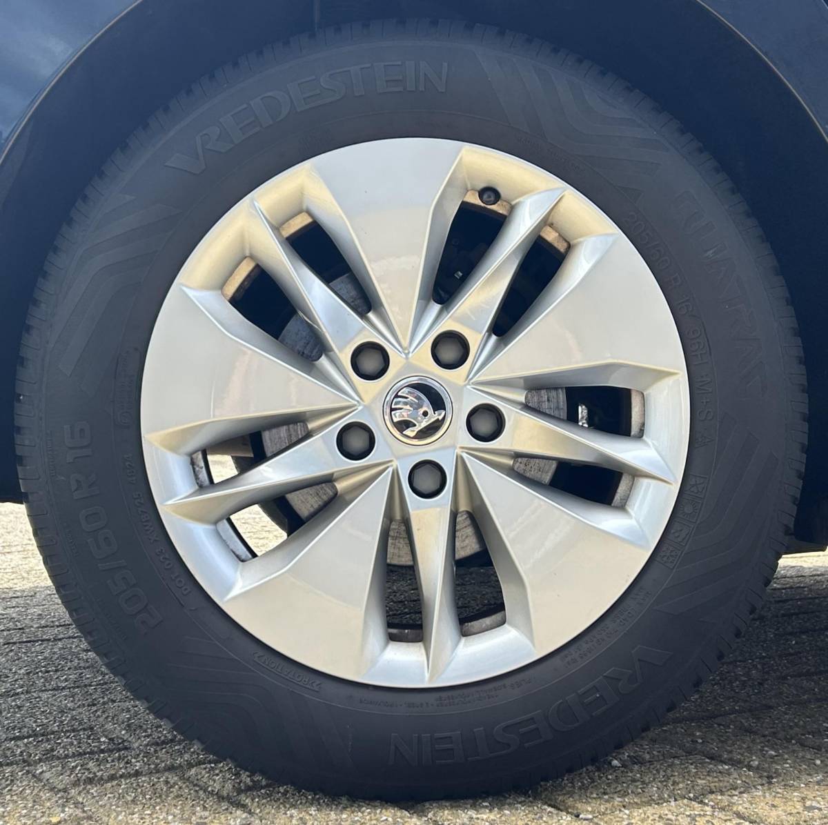 Škoda Octavia Skoda Octavia Combi 1.5 e-TSI Business Edition 150PK | NIEUW MODEL | NL AUTO | AUTOMAAT | Digital Cockpit | Trekhaak | Elektrische Achterklep | Dodehoek Detectie | Parkeersensoren Voor en Achter | Sfeer Verlichting | LED | Carplay | 2 Sleutels | NAP | Climate control |