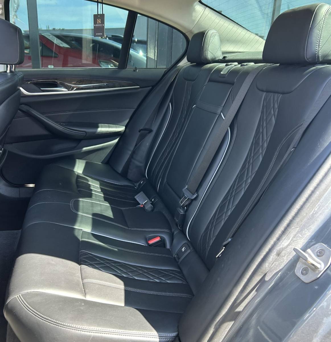 BMW 5 Serie BMW 5-serie 530d High Executive 265PK | AUTOMAAT | PANO | Achteruitrijcamera | Leder | Memory | Head Up Display | Virtual | 19 Inch | 2 Sleutels | APK tot 31-05-2027 |