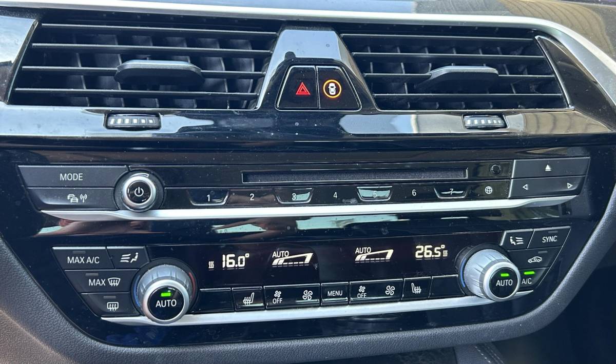 BMW 5 Serie BMW 5-serie 530d High Executive 265PK | AUTOMAAT | PANO | Achteruitrijcamera | Leder | Memory | Head Up Display | Virtual | 19 Inch | 2 Sleutels | APK tot 31-05-2027 |