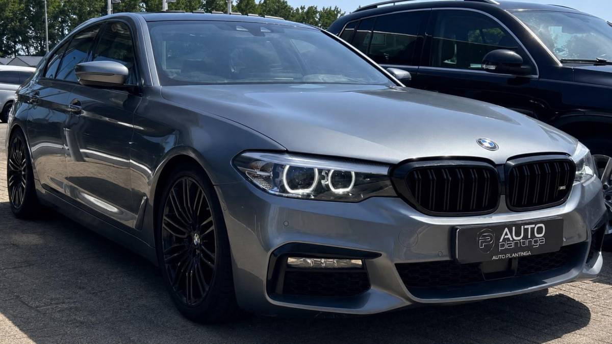 BMW 5 Serie BMW 5-serie 530d High Executive 265PK | AUTOMAAT | PANO | Achteruitrijcamera | Leder | Memory | Head Up Display | Virtual | 19 Inch | 2 Sleutels | APK tot 31-05-2027 |