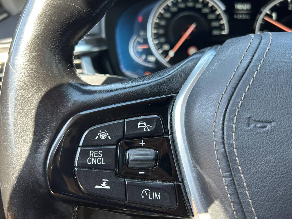 BMW 5 Serie BMW 5-serie 530d High Executive 265PK | AUTOMAAT | PANO | Achteruitrijcamera | Leder | Memory | Head Up Display | Virtual | 19 Inch | 2 Sleutels | APK tot 31-05-2027 |