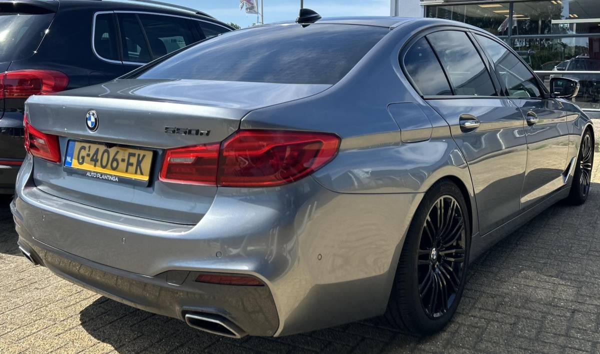 BMW 5 Serie BMW 5-serie 530d High Executive 265PK | AUTOMAAT | PANO | Achteruitrijcamera | Leder | Memory | Head Up Display | Virtual | 19 Inch | 2 Sleutels | APK tot 31-05-2027 |