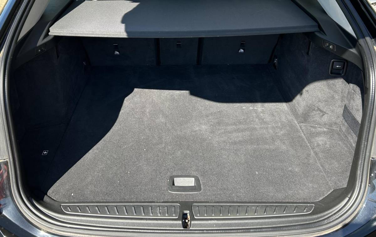 BMW 6 Serie BMW 6-serie Gran Turismo 640i High Executive 340PK | ZEER NETTE STAAT | Volledige Onderhoudshistorie | Luxury Line | 6 Cilinder | PANO | Adaptive Cruise Control | Achteruitrijcamera | Active Protection | Lederen Bekleding | 2x Memory | Elektrisch verstelbare voorstoelen | Dodehoekdetectie | Keyless Entry | Stoelverwarming | Achterbankverwarming | Navigatie | Soft Close | HIFI | Elektrisch Glazen Panorama-dak | Elektrische Achterklep |