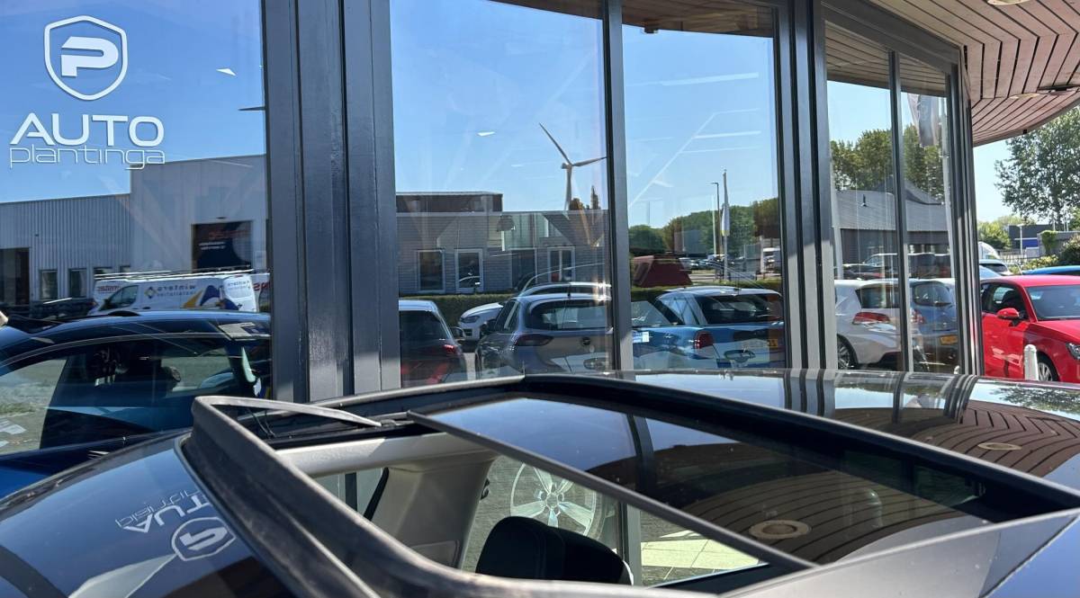 BMW 6 Serie BMW 6-serie Gran Turismo 640i High Executive 340PK | ZEER NETTE STAAT | Volledige Onderhoudshistorie | Luxury Line | 6 Cilinder | PANO | Adaptive Cruise Control | Achteruitrijcamera | Active Protection | Lederen Bekleding | 2x Memory | Elektrisch verstelbare voorstoelen | Dodehoekdetectie | Keyless Entry | Stoelverwarming | Achterbankverwarming | Navigatie | Soft Close | HIFI | Elektrisch Glazen Panorama-dak | Elektrische Achterklep |