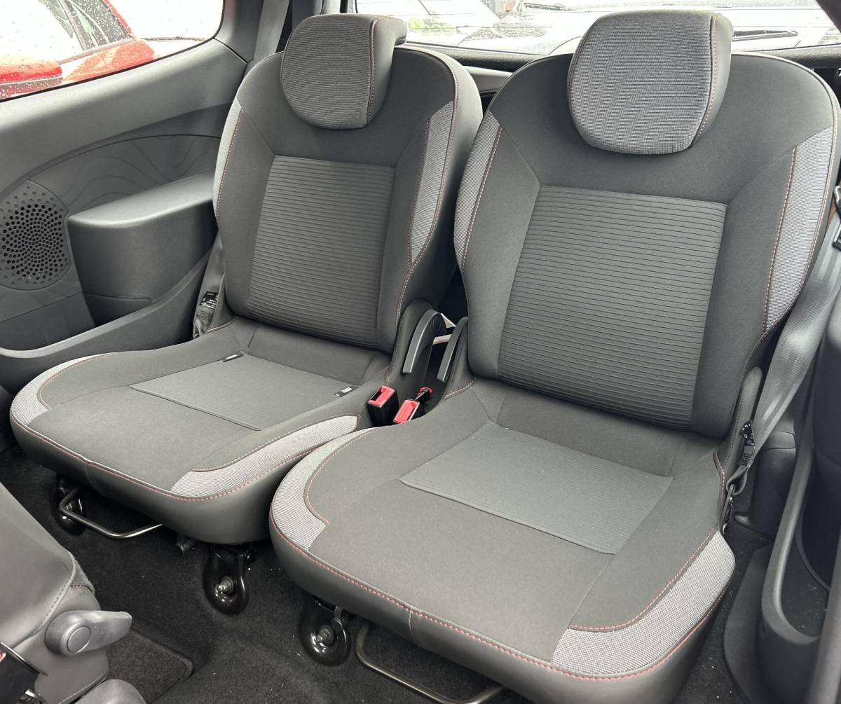 Renault Twingo Renault Twingo 1.2 16V Dynamique 75PK | AUTOMAAT | UNIEKE KM STAND 9.400 KM! | 2e Eigenaar | NL AUTO | NAP | Cruise Control | Climate Control | APK tot 26-05-2027 | 2 Sleutels |