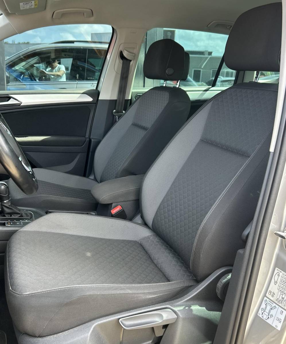 Volkswagen Tiguan Volkswagen Tiguan 1.4 TSI ACT R-Line Business R 150PK | AUTOMAAT | Elektrische Trekhaak | Adaptive Cruise Control | Navigatie | Parkeersensoren | 19 inch | Stoelverwarming | Climate Control | APK tot 14-03-2027 | 2 Sleutels |
