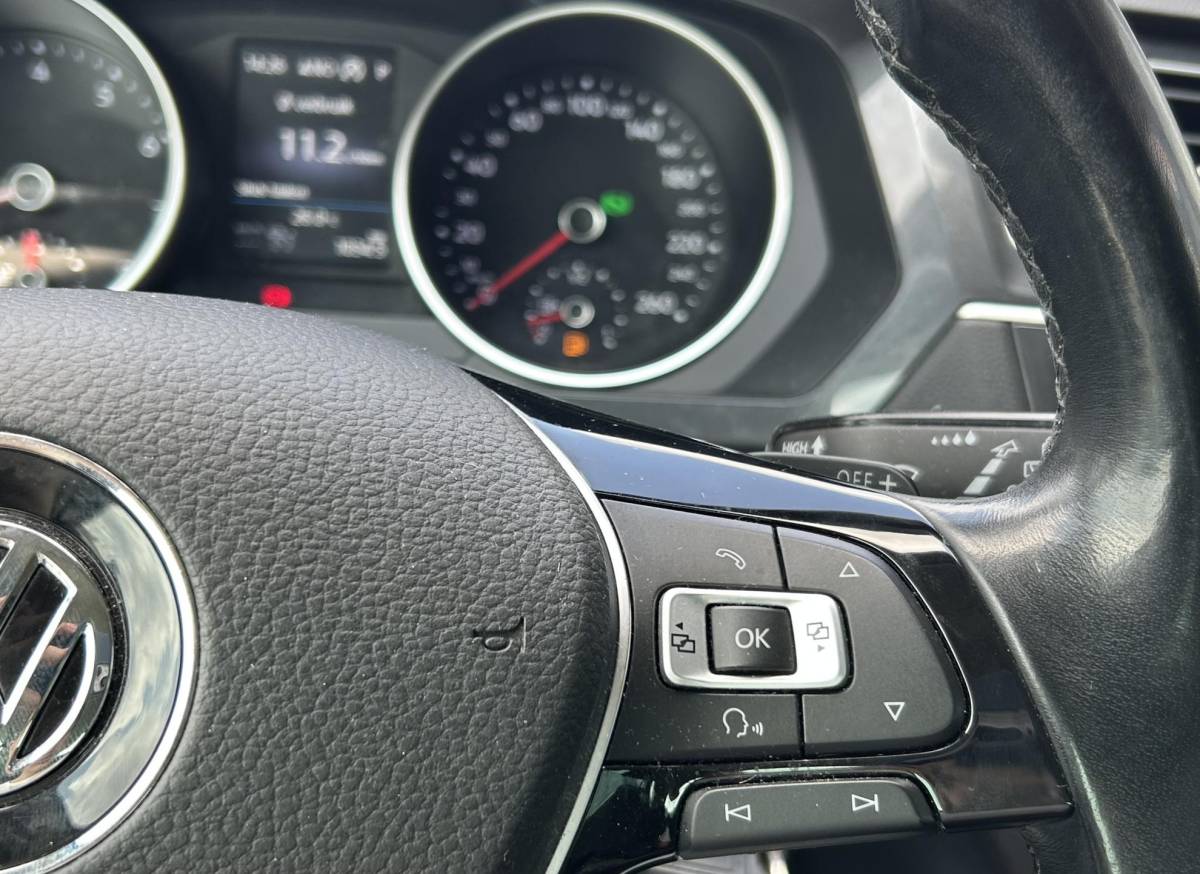 Volkswagen Tiguan Volkswagen Tiguan 1.4 TSI ACT R-Line Business R 150PK | AUTOMAAT | Elektrische Trekhaak | Adaptive Cruise Control | Navigatie | Parkeersensoren | 19 inch | Stoelverwarming | Climate Control | APK tot 14-03-2027 | 2 Sleutels |