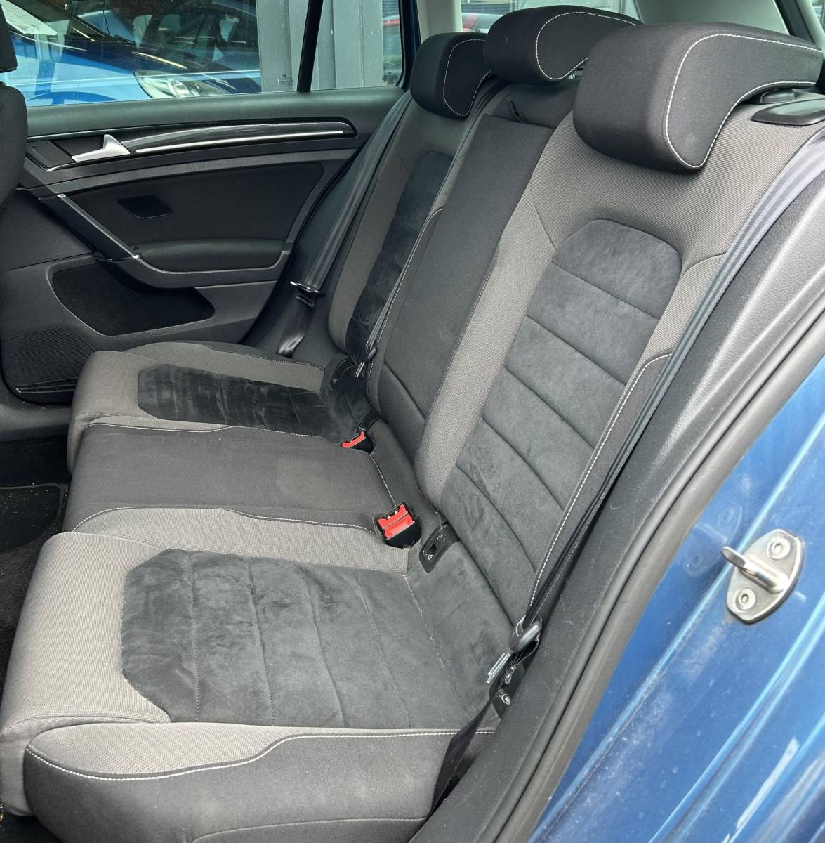 Volkswagen Golf Volkswagen Golf Variant 1.2 TSI Highline | AUTOMAAT | Onderhoudshistorie | NL AUTO | NAP | Trekhaak | Sportstoelen met Alcatara Bekleding | Navigatie | Parkeersensoren Voor en Achter | Climate Control | Cruise Control | Lichtmetalen Velgen | 2 Sleutels | APK tot 22-04-2027 |