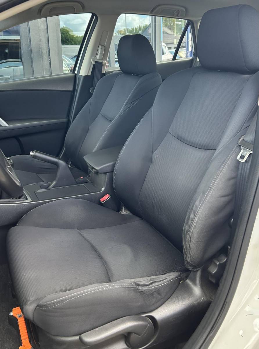 Mazda 3 Mazda 3 1.6 GT-M Line 105PK | 1e Eigenaar! | NL AUTO | Nieuwe APK | 5 Deurs | Cruise Control | Climate Control | Parkeersensoren | Armsteun |