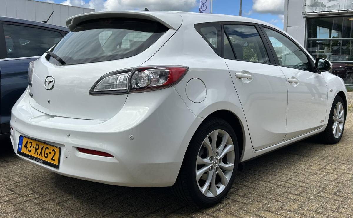Mazda 3 Mazda 3 1.6 GT-M Line 105PK | 1e Eigenaar! | NL AUTO | Nieuwe APK | 5 Deurs | Cruise Control | Climate Control | Parkeersensoren | Armsteun |