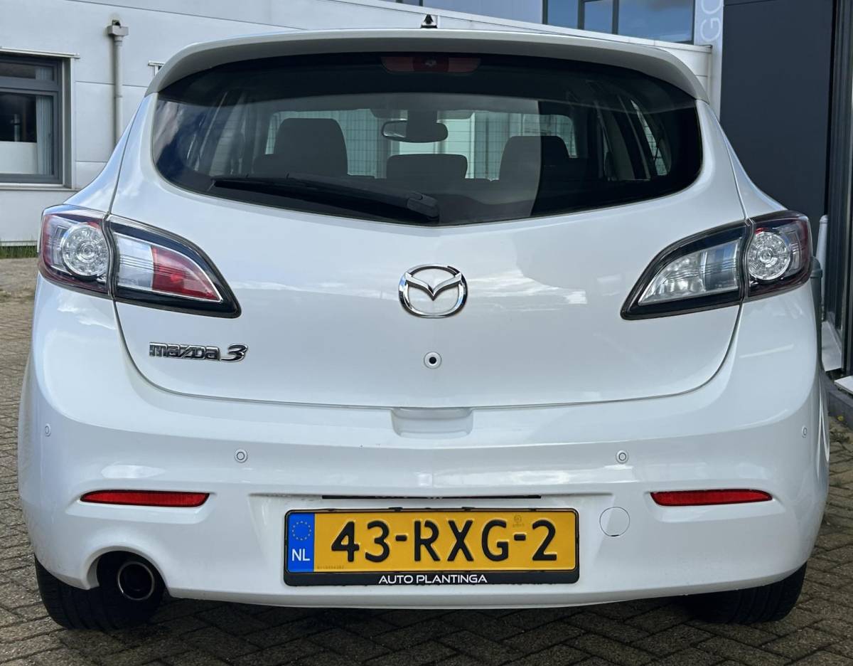 Mazda 3 Mazda 3 1.6 GT-M Line 105PK | 1e Eigenaar! | NL AUTO | Nieuwe APK | 5 Deurs | Cruise Control | Climate Control | Parkeersensoren | Armsteun |