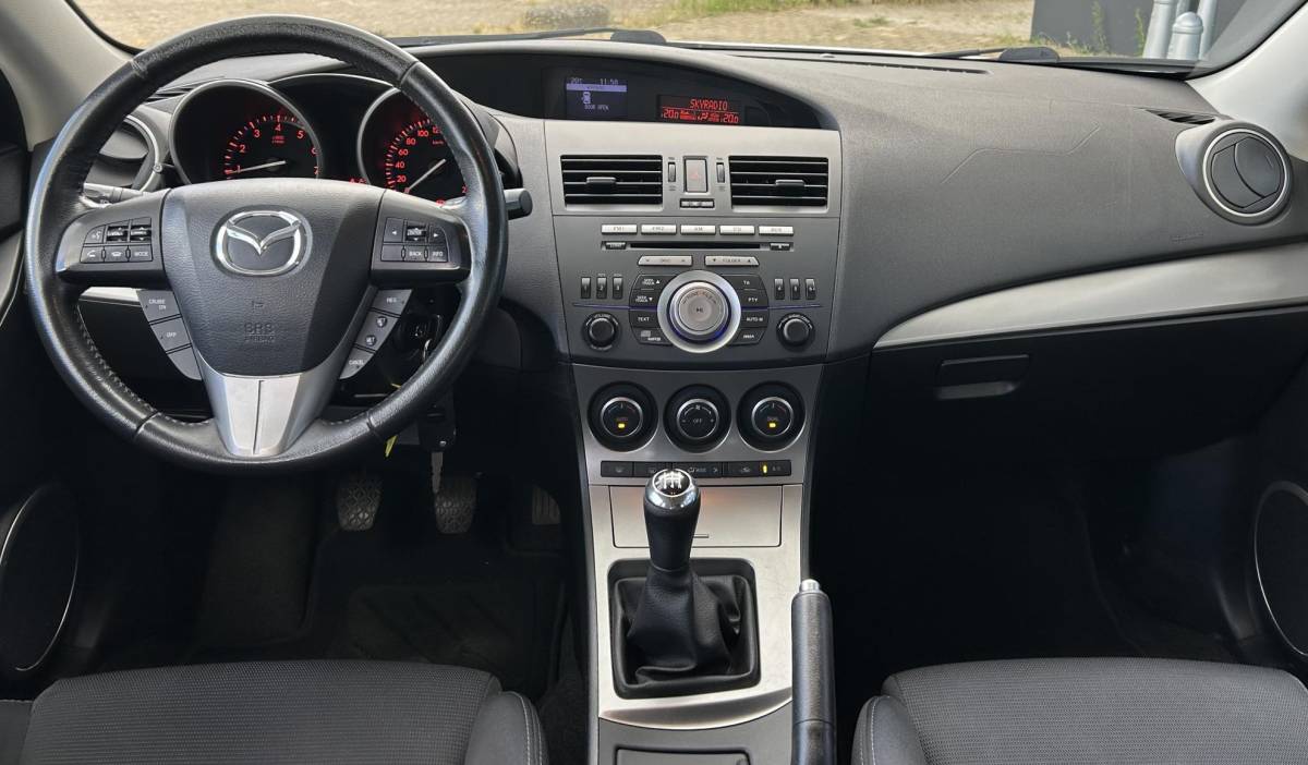 Mazda 3 Mazda 3 1.6 GT-M Line 105PK | 1e Eigenaar! | NL AUTO | Nieuwe APK | 5 Deurs | Cruise Control | Climate Control | Parkeersensoren | Armsteun |