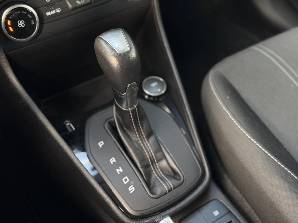 Ford Fiesta Ford Fiesta 1.0 EcoBoost Titanium 101PK | AUTOMAAT | Volledige Onderhoudshistorie | Carplay | Airco | Cruise Control | Lichtmetalen Velgen | Privacy Glass |