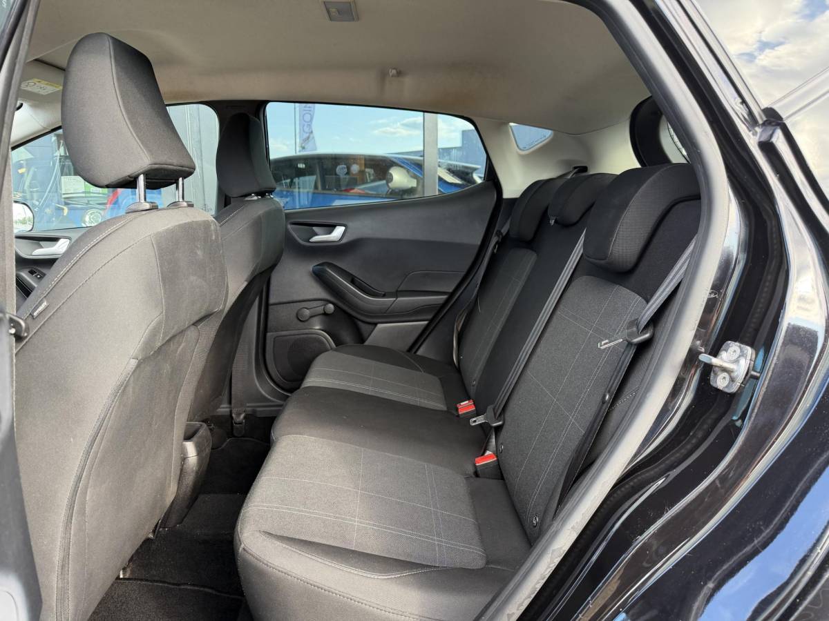Ford Fiesta Ford Fiesta 1.0 EcoBoost Titanium 101PK | AUTOMAAT | Volledige Onderhoudshistorie | Carplay | Airco | Cruise Control | Lichtmetalen Velgen | Privacy Glass |