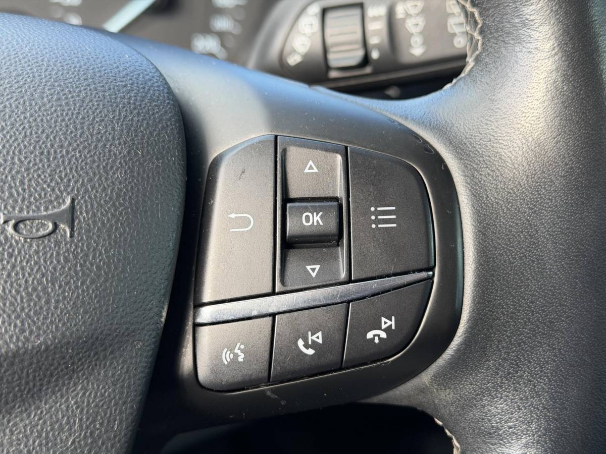 Ford Fiesta Ford Fiesta 1.0 EcoBoost Titanium 101PK | AUTOMAAT | Volledige Onderhoudshistorie | Carplay | Airco | Cruise Control | Lichtmetalen Velgen | Privacy Glass |