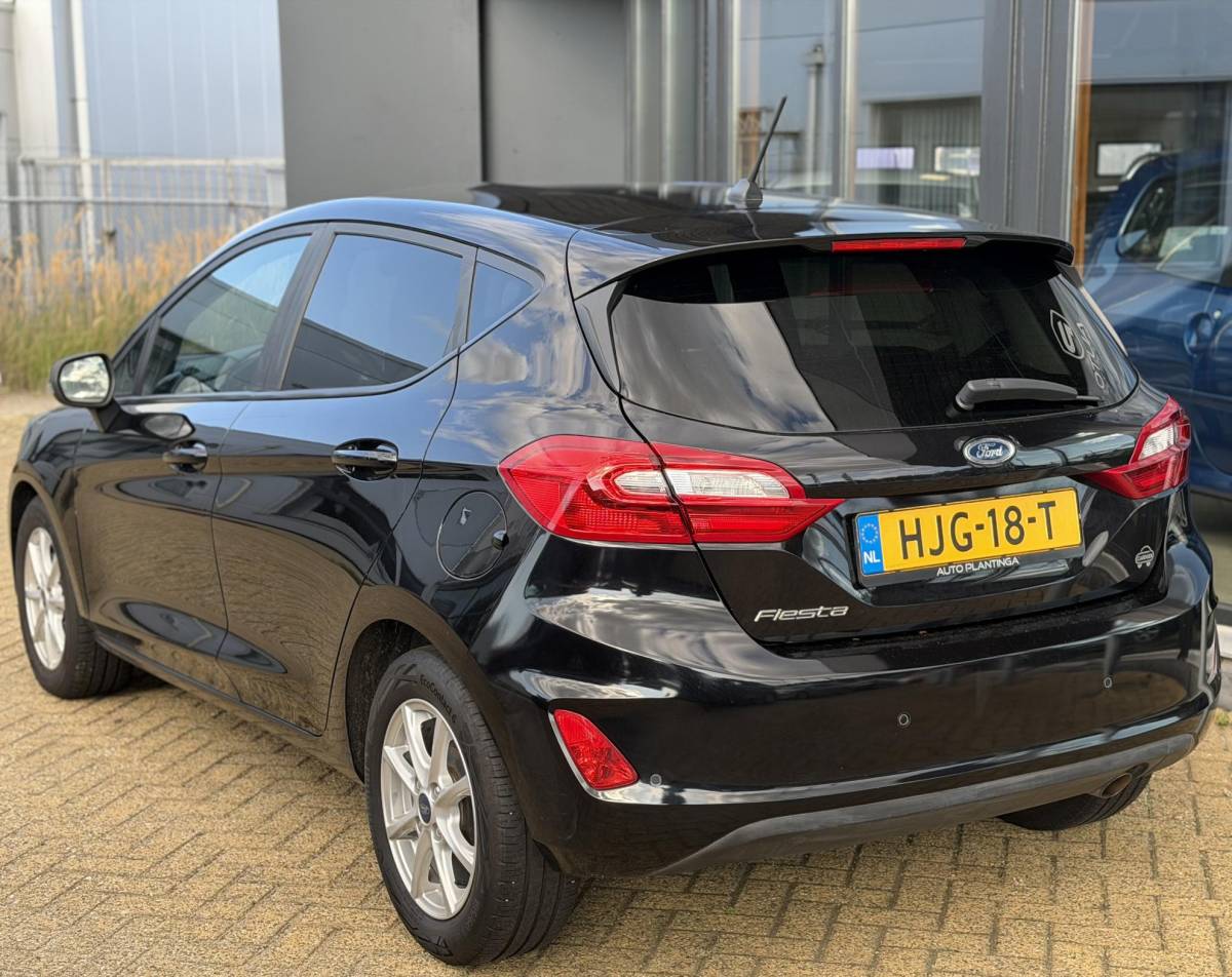 Ford Fiesta Ford Fiesta 1.0 EcoBoost Titanium 101PK | AUTOMAAT | Volledige Onderhoudshistorie | Carplay | Airco | Cruise Control | Lichtmetalen Velgen | Privacy Glass |