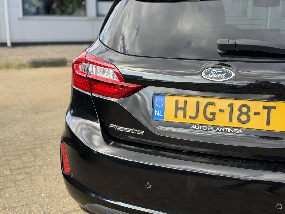 Ford Fiesta Ford Fiesta 1.0 EcoBoost Titanium 101PK | AUTOMAAT | Volledige Onderhoudshistorie | Carplay | Airco | Cruise Control | Lichtmetalen Velgen | Privacy Glass |