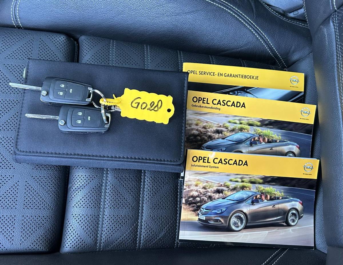 Opel Cascada Opel Cascada 1.4 Turbo ecoFLEX Cosmo 140PK | Zeer Nette Staat! | NL AUTO | CABRIO | Onderhoudshistorie | Luxe Stoelen | Achteruitrijcamera | Stoelverwarming | 19 Inch | Lederen Bekleding | Parkeersensoren Voor en Achter | Bi-Xenon | Navigatie | Climate Control | 2 Sleutels |