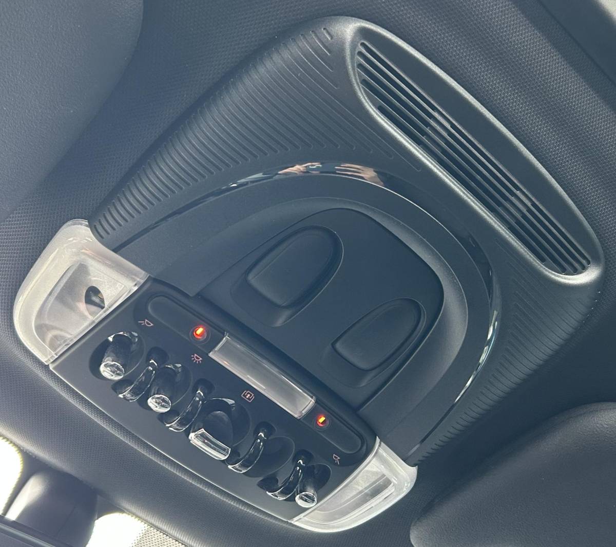 MINI 5-Deurs MINI 5-Deurs 1.5 Cooper Business 136PK | PANO | NAP | Airco | Cruise Control | Lichtmetalen Velgen | Armsteun |