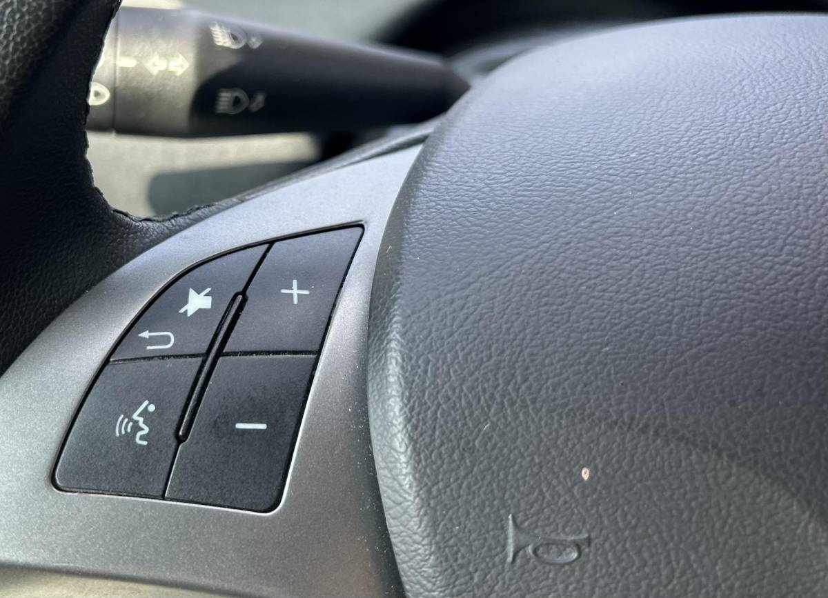 Lancia Ypsilon Lancia Ypsilon 0.9 TwinAir Elefantino Plus 80PK | UNIEK | AUTOMAAT | 1e Eigenaar | 5 Deurs | Lage KM stand | Dealeronderhouden! | NL AUTO | Airco | Parkeersensoren | 2 Sleutels | APK tot 13-02-2027 |