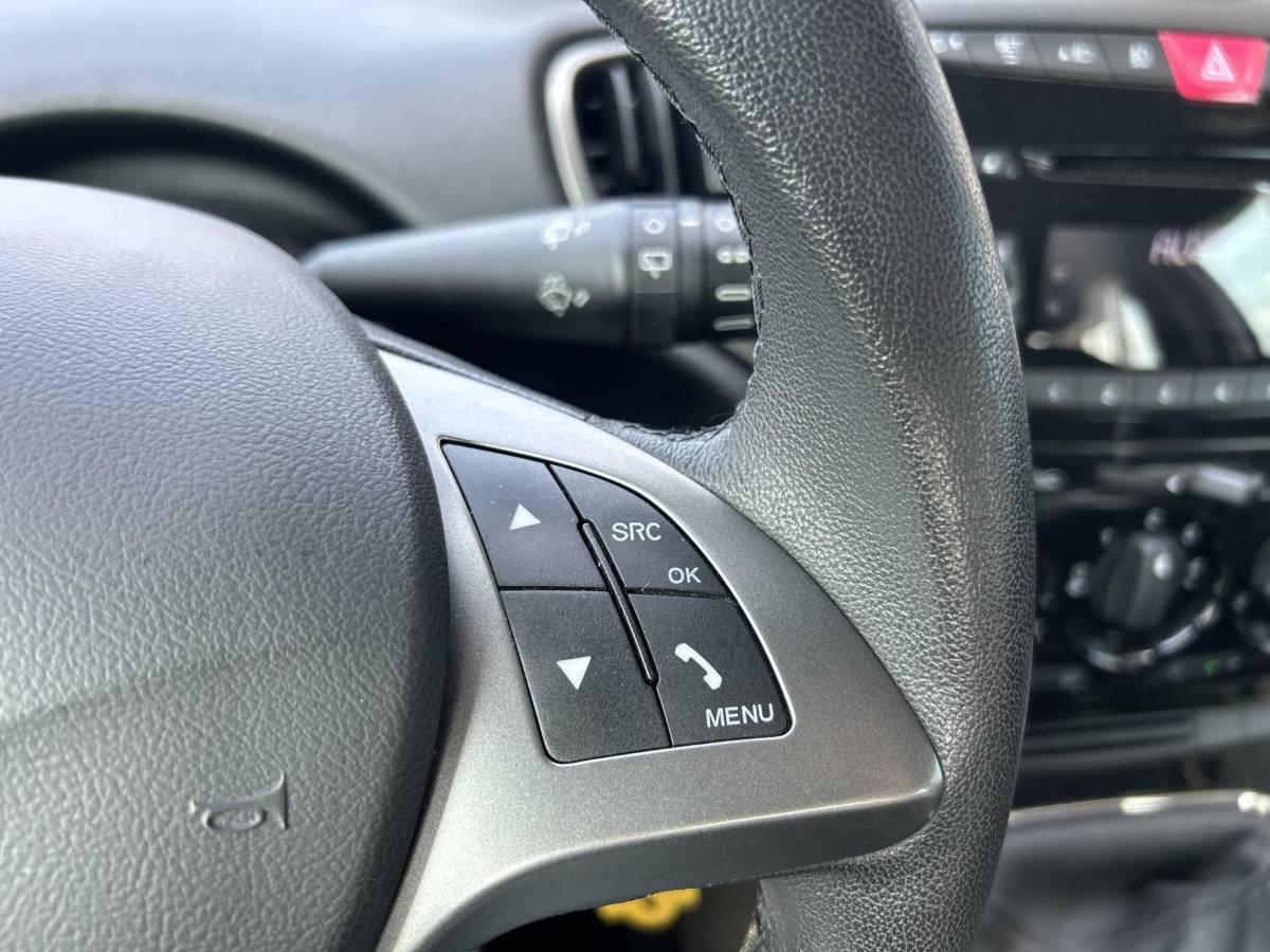 Lancia Ypsilon Lancia Ypsilon 0.9 TwinAir Elefantino Plus 80PK | UNIEK | AUTOMAAT | 1e Eigenaar | 5 Deurs | Lage KM stand | Dealeronderhouden! | NL AUTO | Airco | Parkeersensoren | 2 Sleutels | APK tot 13-02-2027 |