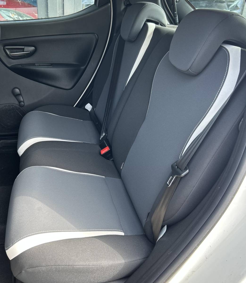 Lancia Ypsilon Lancia Ypsilon 0.9 TwinAir Elefantino Plus 80PK | UNIEK | AUTOMAAT | 1e Eigenaar | 5 Deurs | Lage KM stand | Dealeronderhouden! | NL AUTO | Airco | Parkeersensoren | 2 Sleutels | APK tot 13-02-2027 |