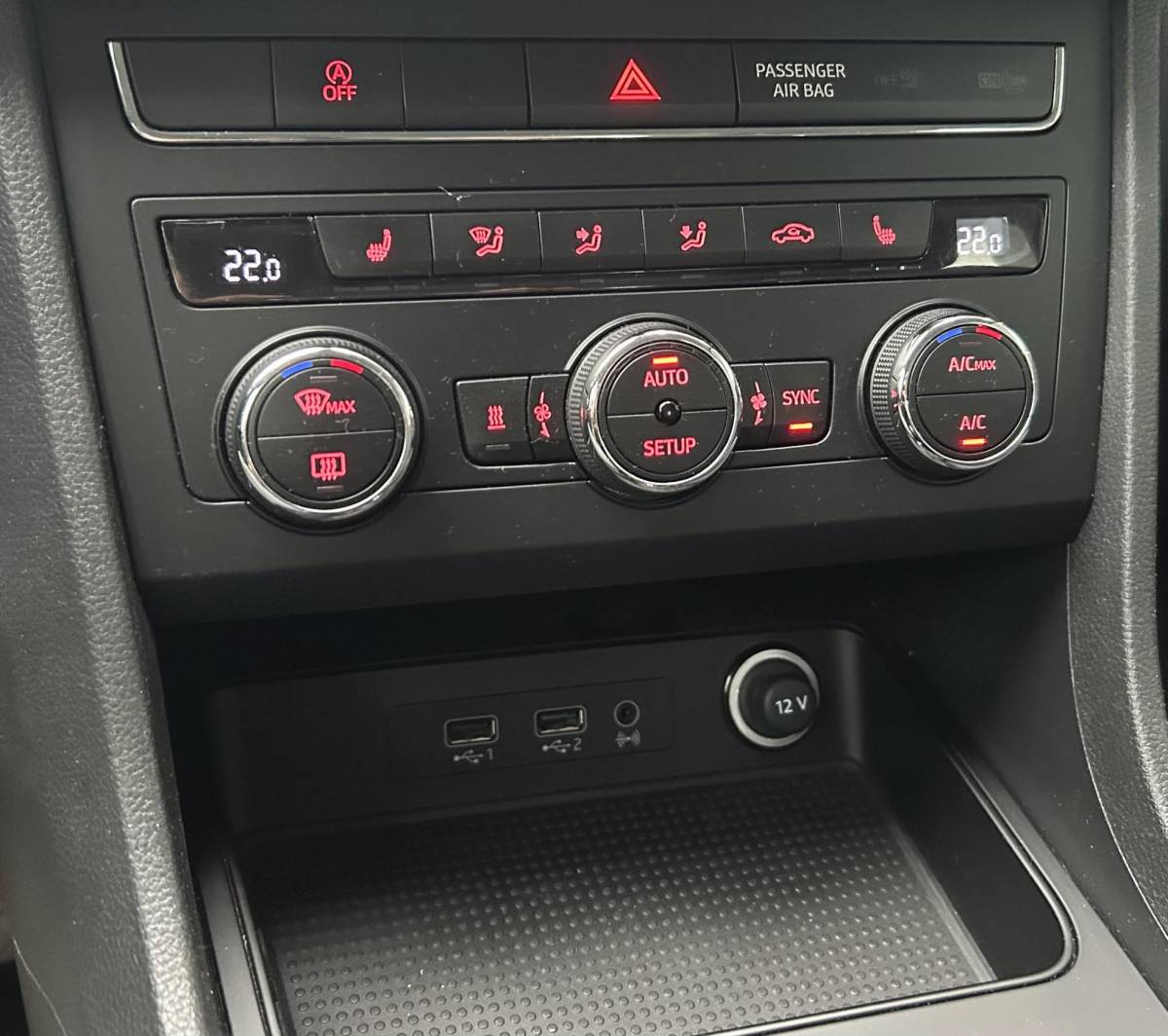 SEAT Ateca SEAT Ateca 1.4 EcoTSI Style 150PK | Van de Seat Dealer | Dealeronderhouden | Nette Staat | Trekhaak | 1800KG Trekgewicht  | Standkachel | Achteruitrijcamera | Stoelverwarming | Voorruitverwarming | Navigatie | Climate Control | Cruise Control | DAB+ | 2 Sleutels |