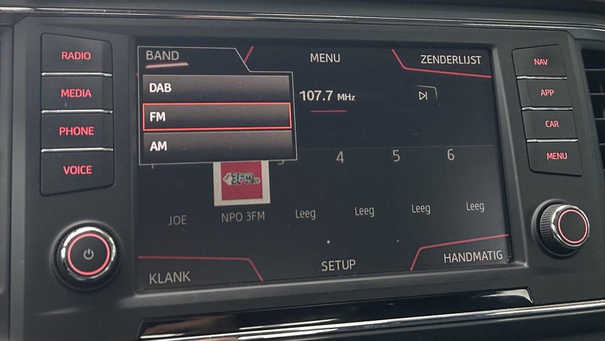 SEAT Ateca SEAT Ateca 1.4 EcoTSI Style 150PK | Van de Seat Dealer | Dealeronderhouden | Nette Staat | Trekhaak | 1800KG Trekgewicht  | Standkachel | Achteruitrijcamera | Stoelverwarming | Voorruitverwarming | Navigatie | Climate Control | Cruise Control | DAB+ | 2 Sleutels |