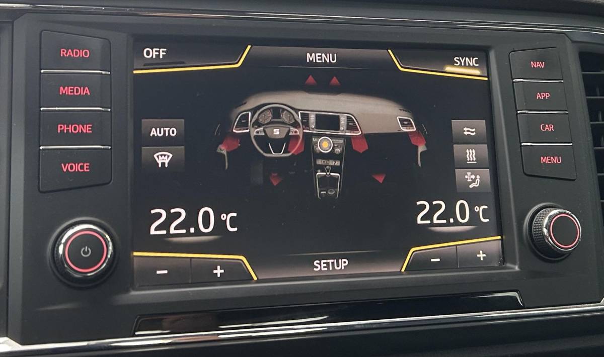 SEAT Ateca SEAT Ateca 1.4 EcoTSI Style 150PK | Van de Seat Dealer | Dealeronderhouden | Nette Staat | Trekhaak | 1800KG Trekgewicht  | Standkachel | Achteruitrijcamera | Stoelverwarming | Voorruitverwarming | Navigatie | Climate Control | Cruise Control | DAB+ | 2 Sleutels |