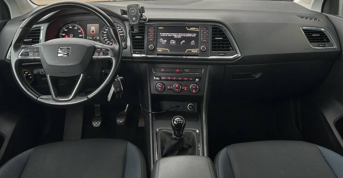 SEAT Ateca SEAT Ateca 1.4 EcoTSI Style 150PK | Van de Seat Dealer | Dealeronderhouden | Nette Staat | Trekhaak | 1800KG Trekgewicht  | Standkachel | Achteruitrijcamera | Stoelverwarming | Voorruitverwarming | Navigatie | Climate Control | Cruise Control | DAB+ | 2 Sleutels |