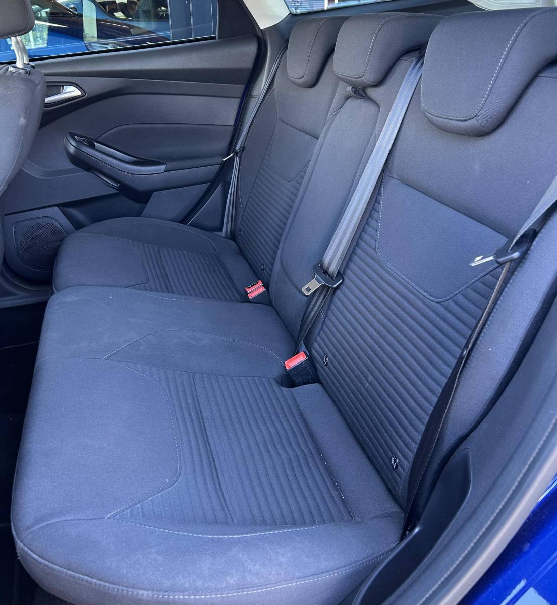 Ford Focus Ford Focus Wagon 1.5 St-Line 150PK | DEALERONDERHOUDEN | NL AUTO | NAP | Sport | 18 Inch | Parkeersensoren Voor en Achter | Navigatie | Cruise Control | Climate Control | Armsteun | Voorruitverwarming | 2 Sleutels |