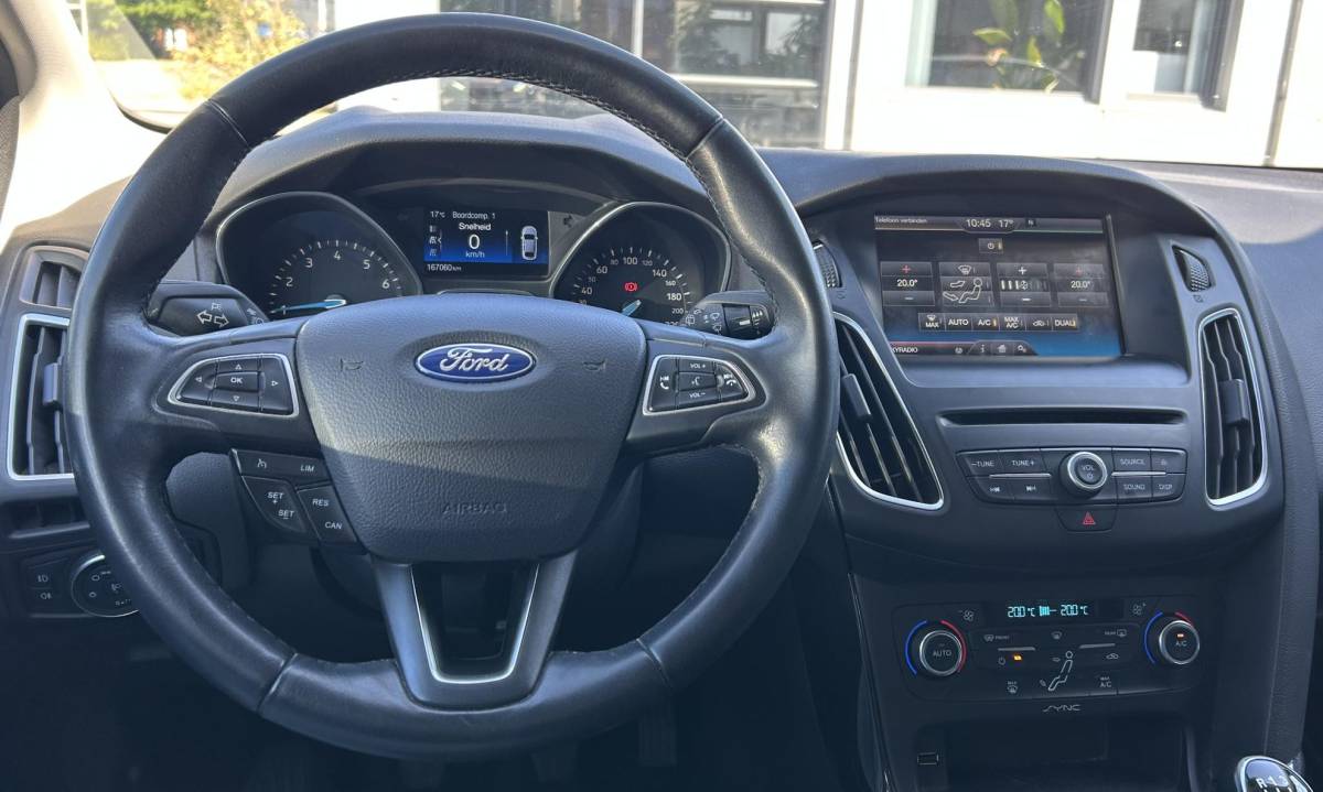 Ford Focus Ford Focus Wagon 1.5 St-Line 150PK | DEALERONDERHOUDEN | NL AUTO | NAP | Sport | 18 Inch | Parkeersensoren Voor en Achter | Navigatie | Cruise Control | Climate Control | Armsteun | Voorruitverwarming | 2 Sleutels |