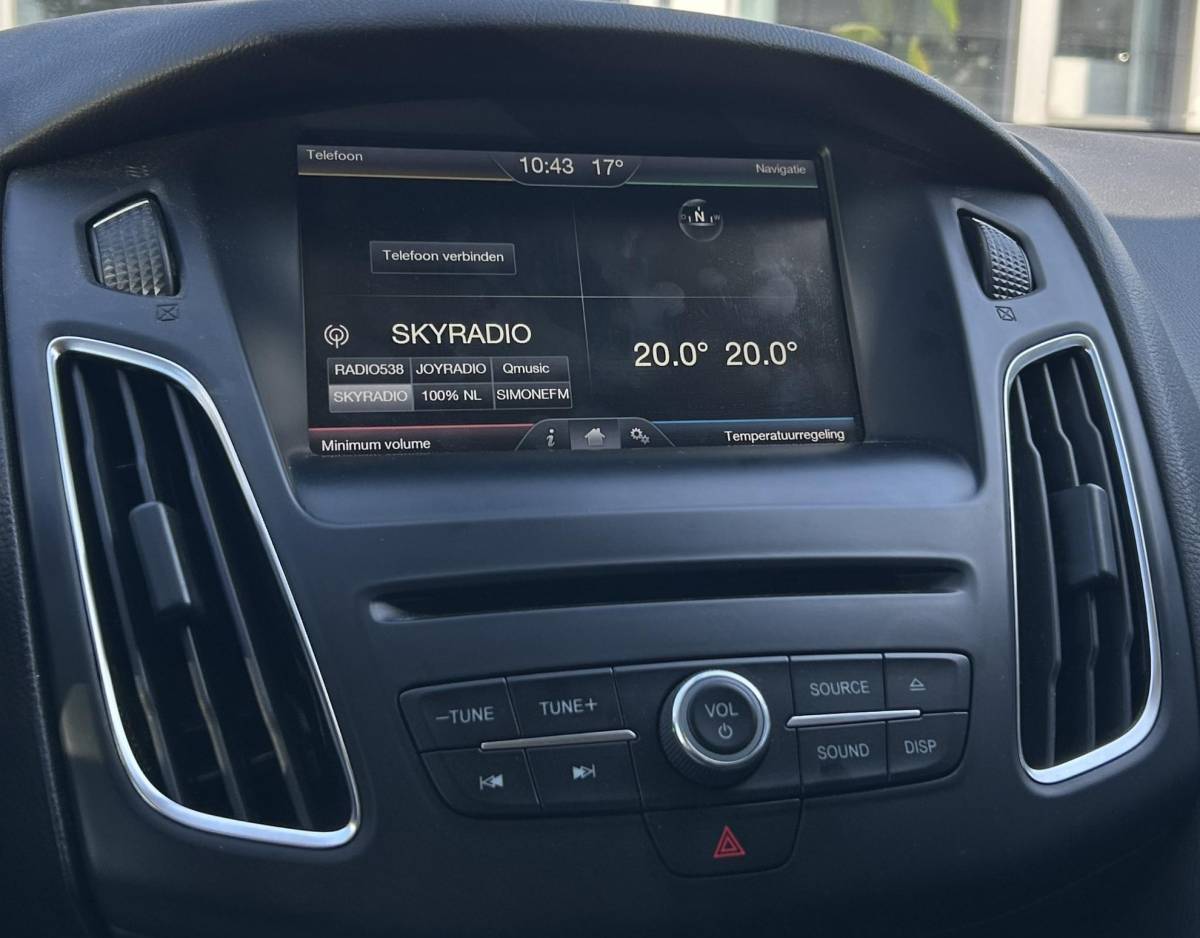 Ford Focus Ford Focus Wagon 1.5 St-Line 150PK | DEALERONDERHOUDEN | NL AUTO | NAP | Sport | 18 Inch | Parkeersensoren Voor en Achter | Navigatie | Cruise Control | Climate Control | Armsteun | Voorruitverwarming | 2 Sleutels |