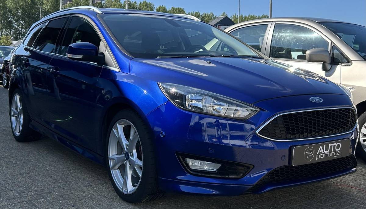 Ford Focus Ford Focus Wagon 1.5 St-Line 150PK | DEALERONDERHOUDEN | NL AUTO | NAP | Sport | 18 Inch | Parkeersensoren Voor en Achter | Navigatie | Cruise Control | Climate Control | Armsteun | Voorruitverwarming | 2 Sleutels |