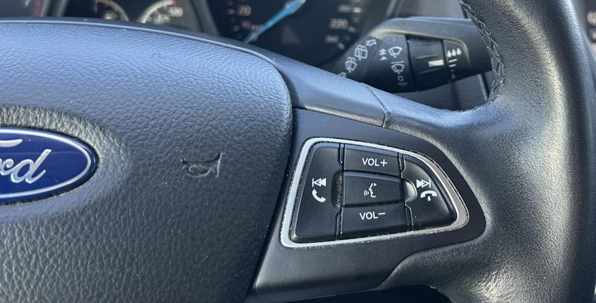 Ford Focus Ford Focus Wagon 1.5 St-Line 150PK | DEALERONDERHOUDEN | NL AUTO | NAP | Sport | 18 Inch | Parkeersensoren Voor en Achter | Navigatie | Cruise Control | Climate Control | Armsteun | Voorruitverwarming | 2 Sleutels |