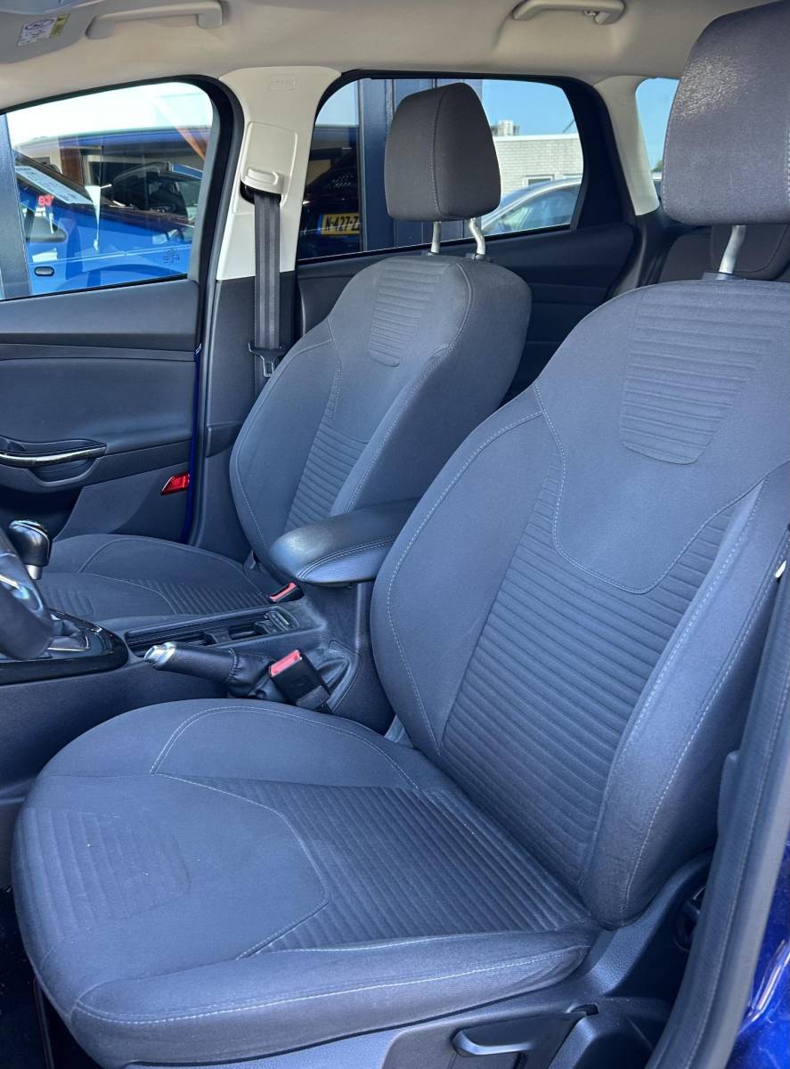 Ford Focus Ford Focus Wagon 1.5 St-Line 150PK | DEALERONDERHOUDEN | NL AUTO | NAP | Sport | 18 Inch | Parkeersensoren Voor en Achter | Navigatie | Cruise Control | Climate Control | Armsteun | Voorruitverwarming | 2 Sleutels |