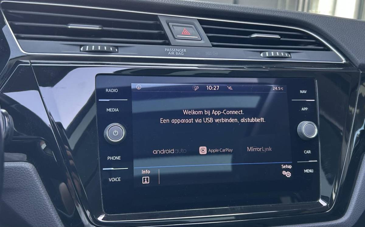 Volkswagen Touran Volkswagen Touran 1.4 TSI Highline Business R 7p 150PK | BOMVOL | AUTOMAAT | R-Line | 7 Persoons | NL AUTO | PANO | Trekhaak | Achteruitrijcamera | Elektrische Achterklep | Dodehoek Detectie | Argo | Stoelverwarming | Carplay | Navigatie | DAB+ |