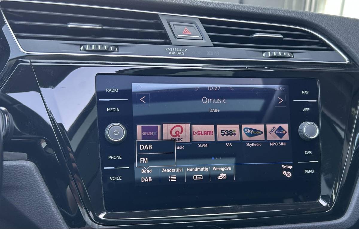 Volkswagen Touran Volkswagen Touran 1.4 TSI Highline Business R 7p 150PK | BOMVOL | AUTOMAAT | R-Line | 7 Persoons | NL AUTO | PANO | Trekhaak | Achteruitrijcamera | Elektrische Achterklep | Dodehoek Detectie | Argo | Stoelverwarming | Carplay | Navigatie | DAB+ |