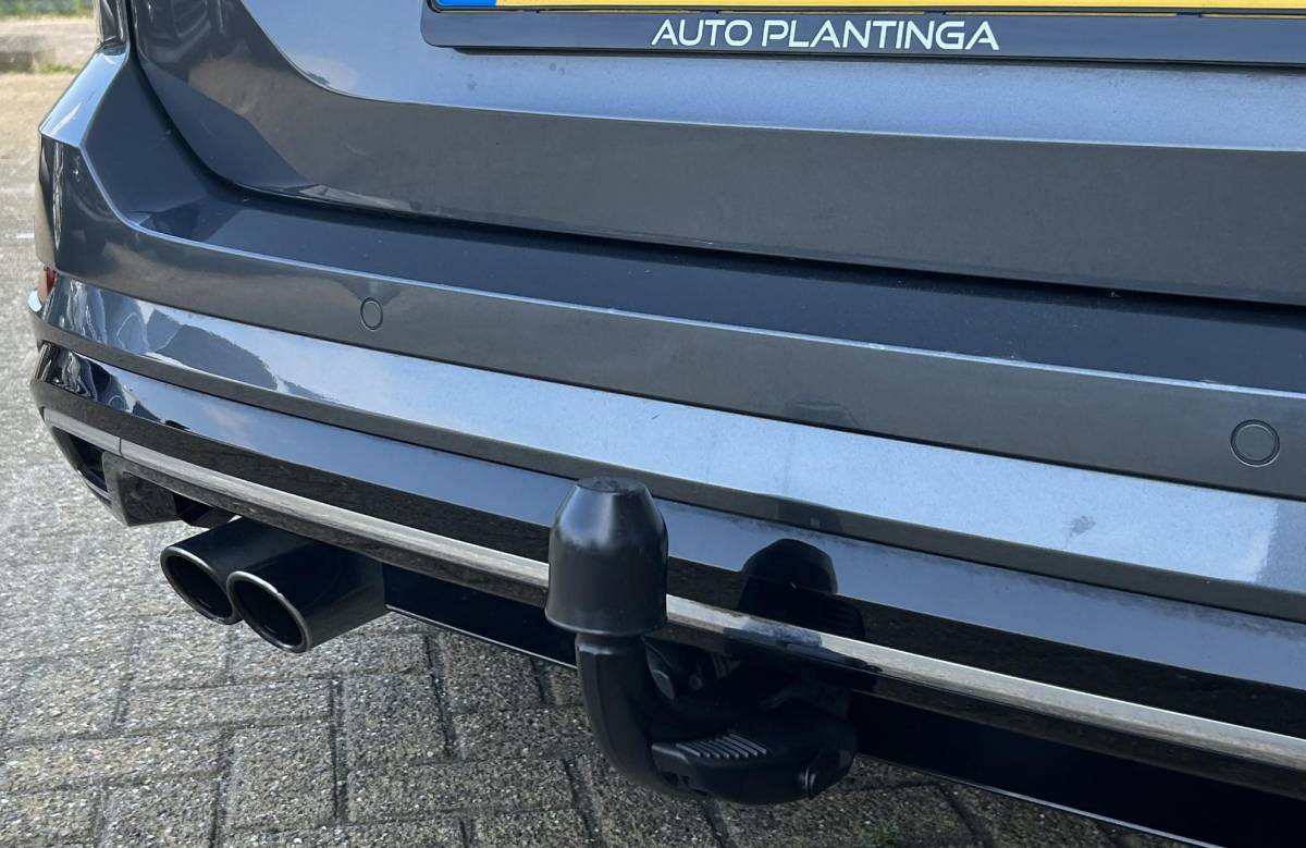Volkswagen Touran Volkswagen Touran 1.4 TSI Highline Business R 7p 150PK | BOMVOL | AUTOMAAT | R-Line | 7 Persoons | NL AUTO | PANO | Trekhaak | Achteruitrijcamera | Elektrische Achterklep | Dodehoek Detectie | Argo | Stoelverwarming | Carplay | Navigatie | DAB+ |