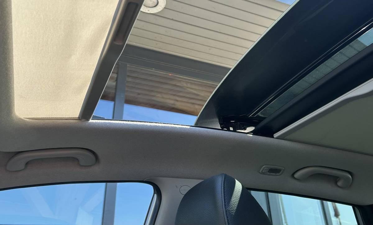 Hyundai ix20 Hyundai ix20 1.6i i-Catcher 125PK | PANO | NL AUTO | Onderhoudshistorie | Lederen Bekleding | Trekhaak | Achteruitrijcamera | Navigatie | Cruise Control | Climate Control | 2 Sleutels |