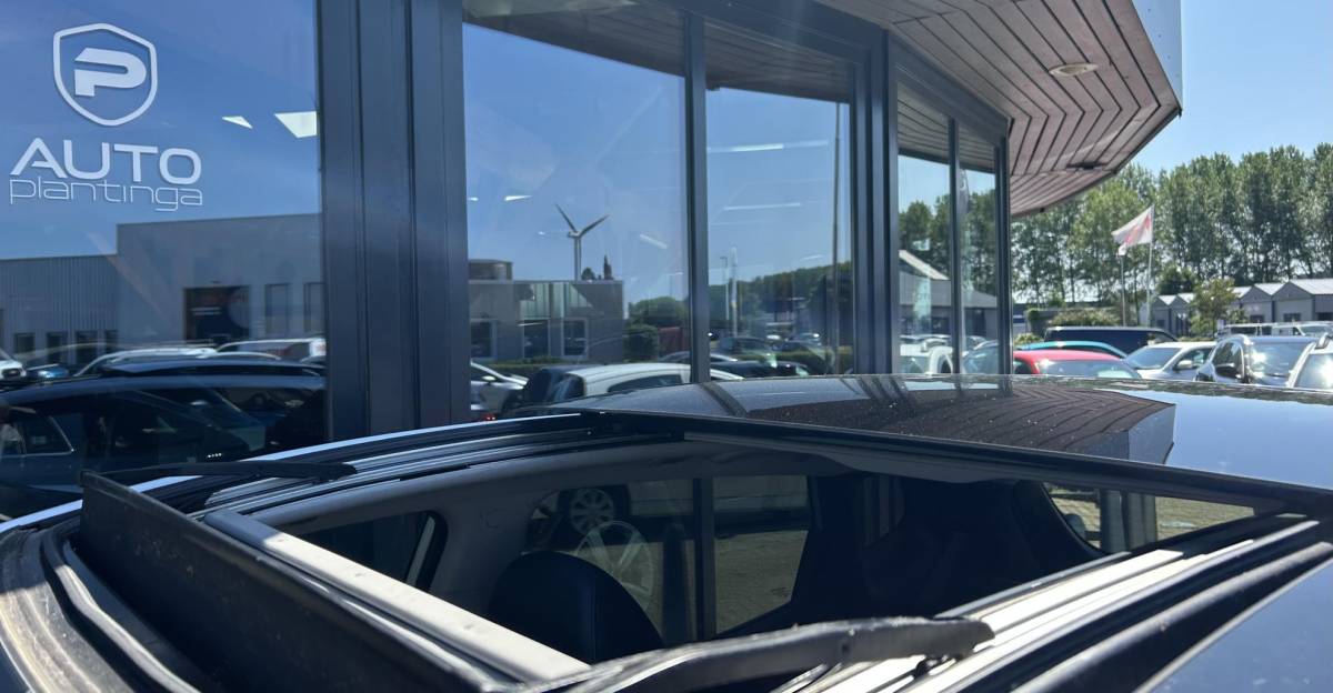Hyundai ix20 Hyundai ix20 1.6i i-Catcher 125PK | PANO | NL AUTO | Onderhoudshistorie | Lederen Bekleding | Trekhaak | Achteruitrijcamera | Navigatie | Cruise Control | Climate Control | 2 Sleutels |