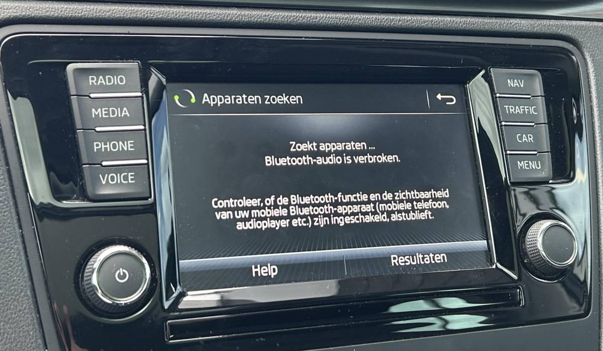 Škoda Rapid Skoda Rapid Spaceback 1.0 TSI Greentech Clever 95PK | ZEER NETTE STAAT | NL AUTO | NAP | Panoramadak | Stoelverwarming | Parkeersensoren | Navigatie | Armsteun | Climate Control | Cruise Control | 2 Sleutels |
