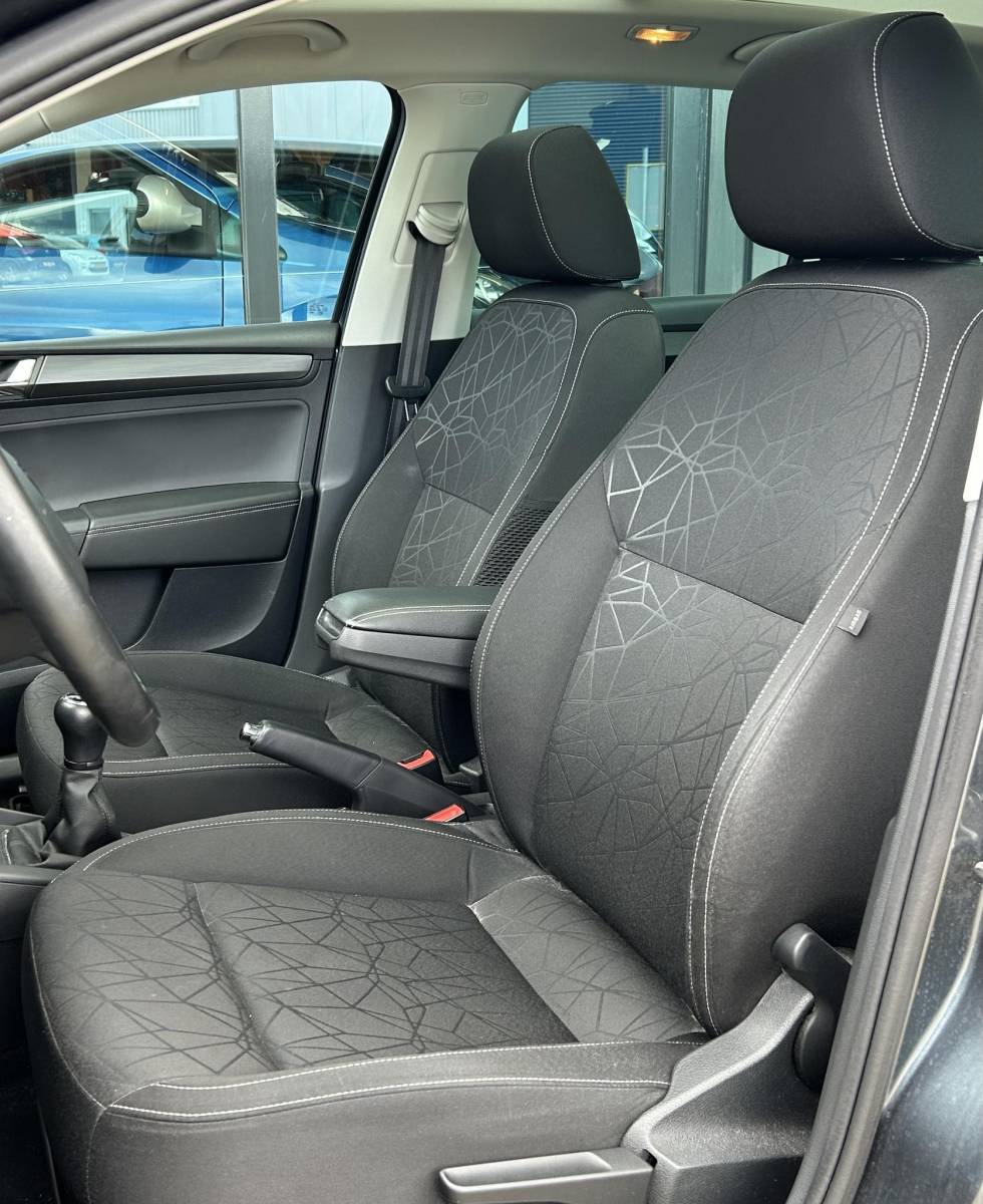Škoda Rapid Skoda Rapid Spaceback 1.0 TSI Greentech Clever 95PK | ZEER NETTE STAAT | NL AUTO | NAP | Panoramadak | Stoelverwarming | Parkeersensoren | Navigatie | Armsteun | Climate Control | Cruise Control | 2 Sleutels |