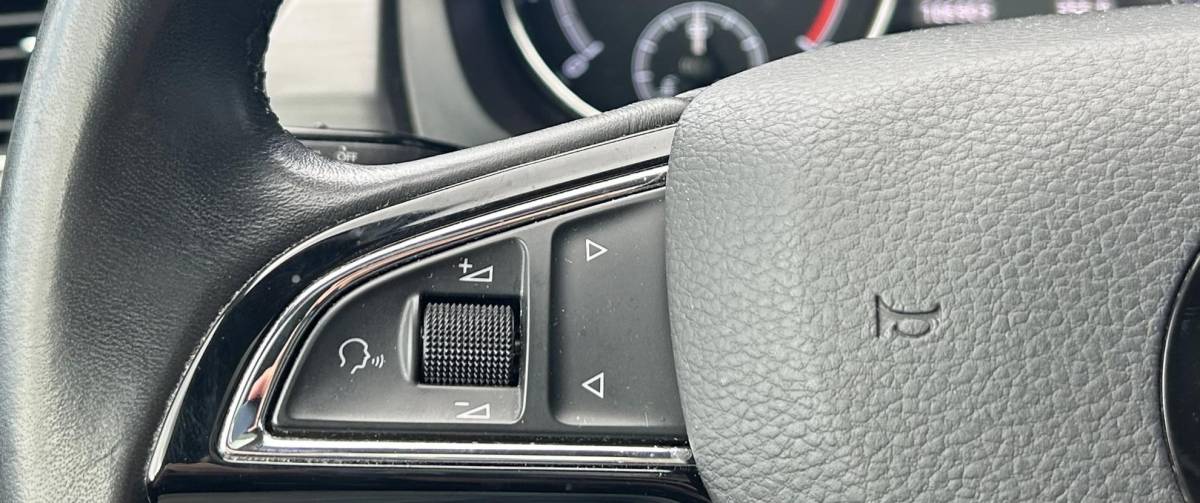 Škoda Rapid Skoda Rapid Spaceback 1.0 TSI Greentech Clever 95PK | ZEER NETTE STAAT | NL AUTO | NAP | Panoramadak | Stoelverwarming | Parkeersensoren | Navigatie | Armsteun | Climate Control | Cruise Control | 2 Sleutels |