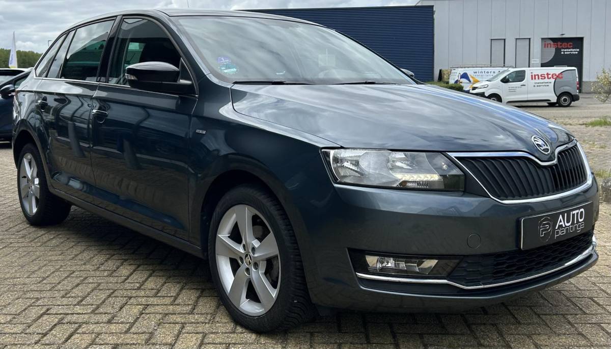 Škoda Rapid Skoda Rapid Spaceback 1.0 TSI Greentech Clever 95PK | ZEER NETTE STAAT | NL AUTO | NAP | Panoramadak | Stoelverwarming | Parkeersensoren | Navigatie | Armsteun | Climate Control | Cruise Control | 2 Sleutels |