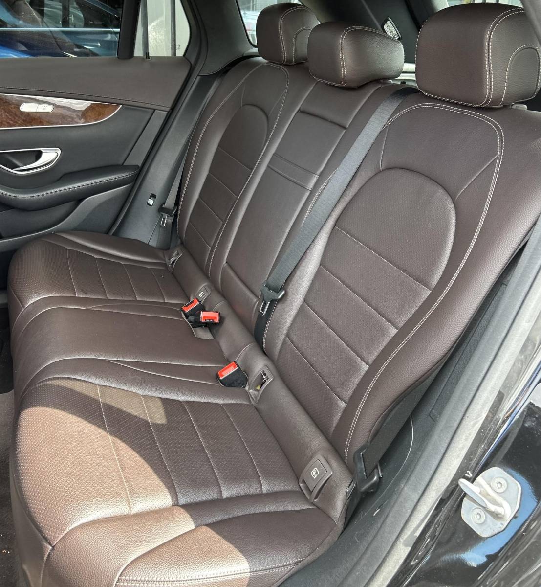 Mercedes-Benz GLC Mercedes-Benz GLC-klasse 250 4MATIC Ambition 211PK | AMG | PANO | LEDER | Achteruitrijcamera | Navigatie | Stoelverwarming | Elektrische Achterklep | 20 Inch |