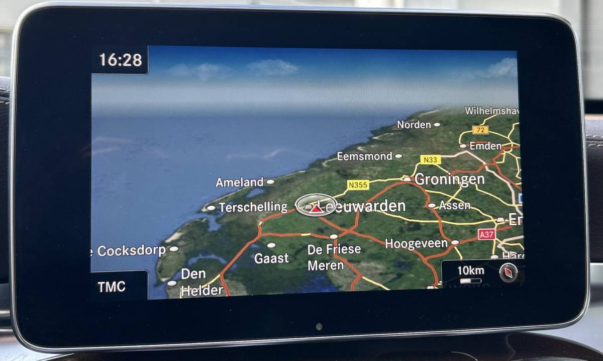 Mercedes-Benz GLC Mercedes-Benz GLC-klasse 250 4MATIC Ambition 211PK | AMG | PANO | LEDER | Achteruitrijcamera | Navigatie | Stoelverwarming | Elektrische Achterklep | 20 Inch |