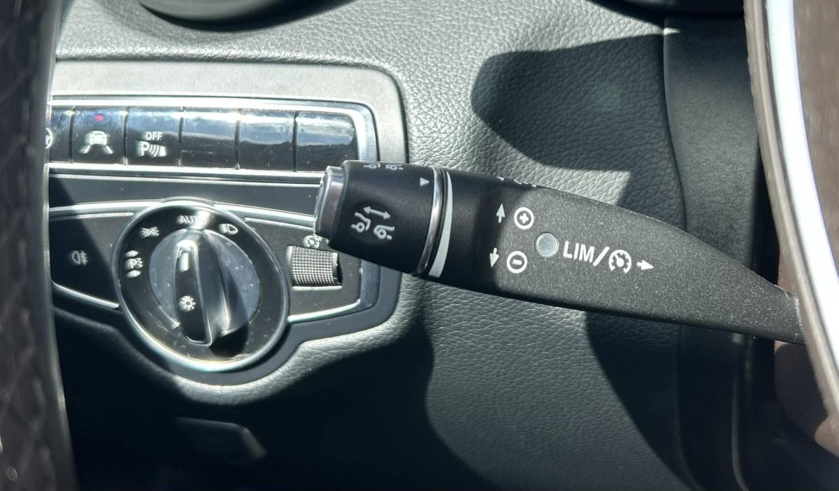 Mercedes-Benz GLC Mercedes-Benz GLC-klasse 250 4MATIC Ambition 211PK | AMG | PANO | LEDER | Achteruitrijcamera | Navigatie | Stoelverwarming | Elektrische Achterklep | 20 Inch |