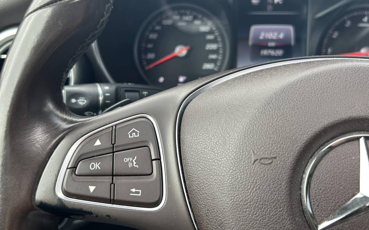 Mercedes-Benz GLC Mercedes-Benz GLC-klasse 250 4MATIC Ambition 211PK | AMG | PANO | LEDER | Achteruitrijcamera | Navigatie | Stoelverwarming | Elektrische Achterklep | 20 Inch |